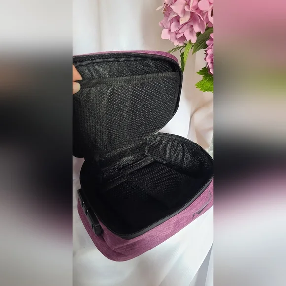 Tweed Locking Case 🔒 - Picture 6 of 10